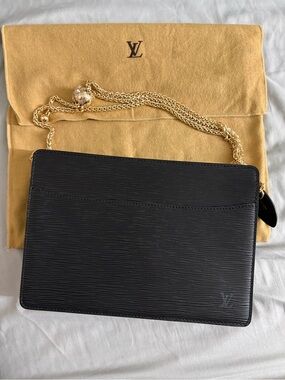 Louis Vuitton Black Epi Leather Chain Shoulder Bag with Gold Chain